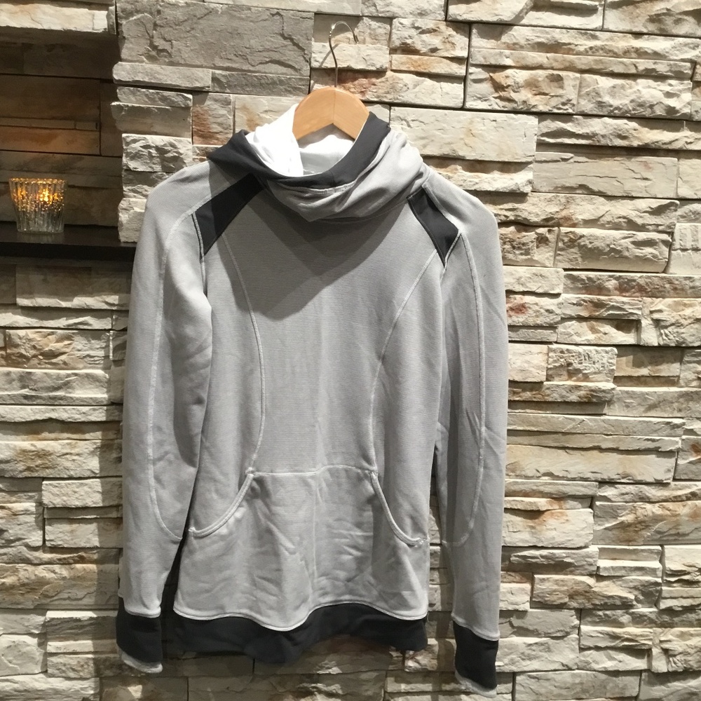 Lululemon Base Runner Hoodie Jacket , Color Gray, Size  6
